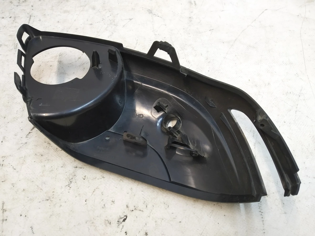Rear view mirror housing right lower damaged Audi E-tron 4KL857409