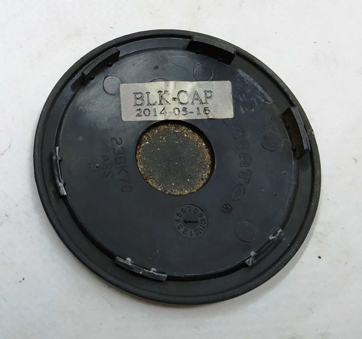 5 Колпачек центральный колесного диска Forgiato Aggio (с повреждением) Tesla model S, model S REST 6005879-01-A