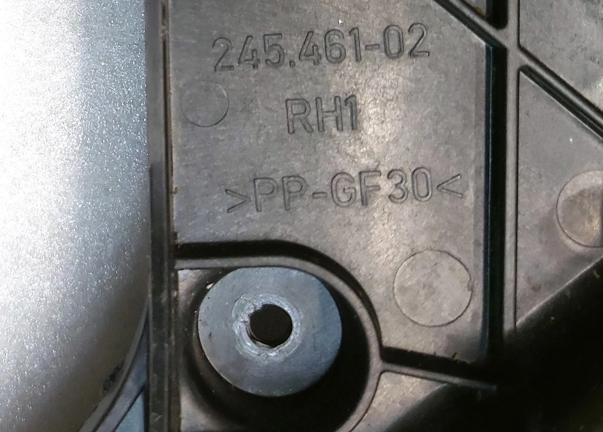 6 Кронштейн фари правий GLOBAL 245.461-02 RH2 з пошкодженням Tesla Model 3, Model Y 1812093-00-A