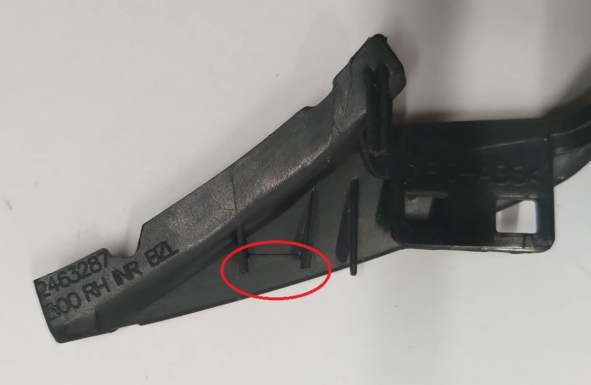 1 Plastic decorative right driver's airbag with damage Tesla model S 2463287