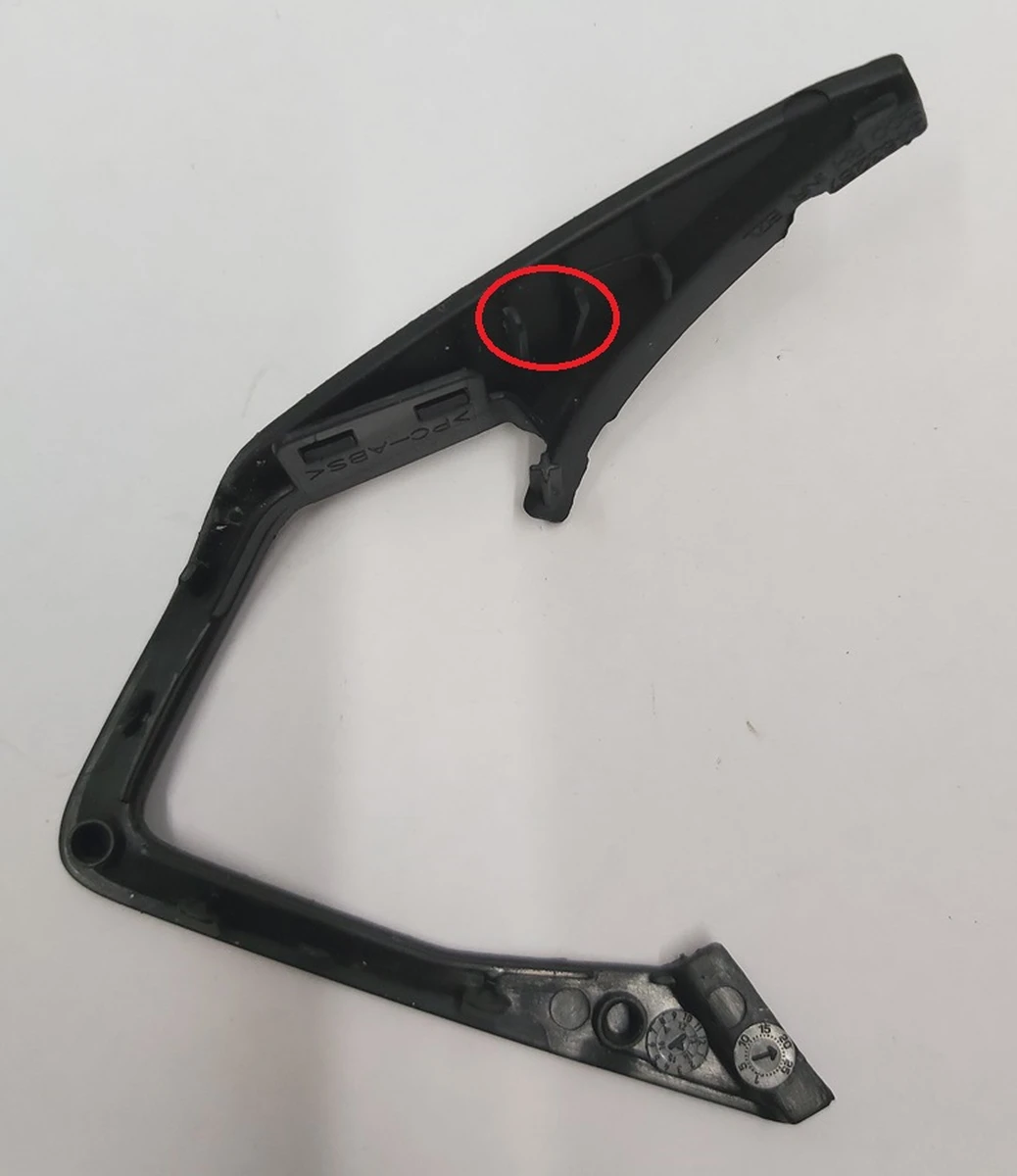 1 Plastic decorative right driver's airbag with damage Tesla model S 2463287