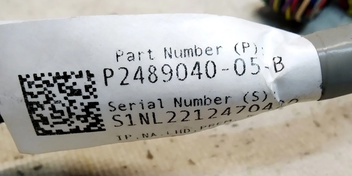 ASY,HARN,IP,NA,LHD,PREM damaged Tesla model Y 2489040-05-B