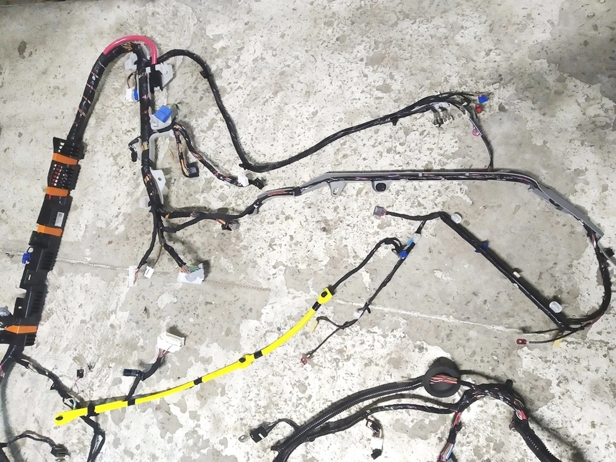 3 Электропроводка салона правая Premium 5S Tesla model Y 2489042-00-A