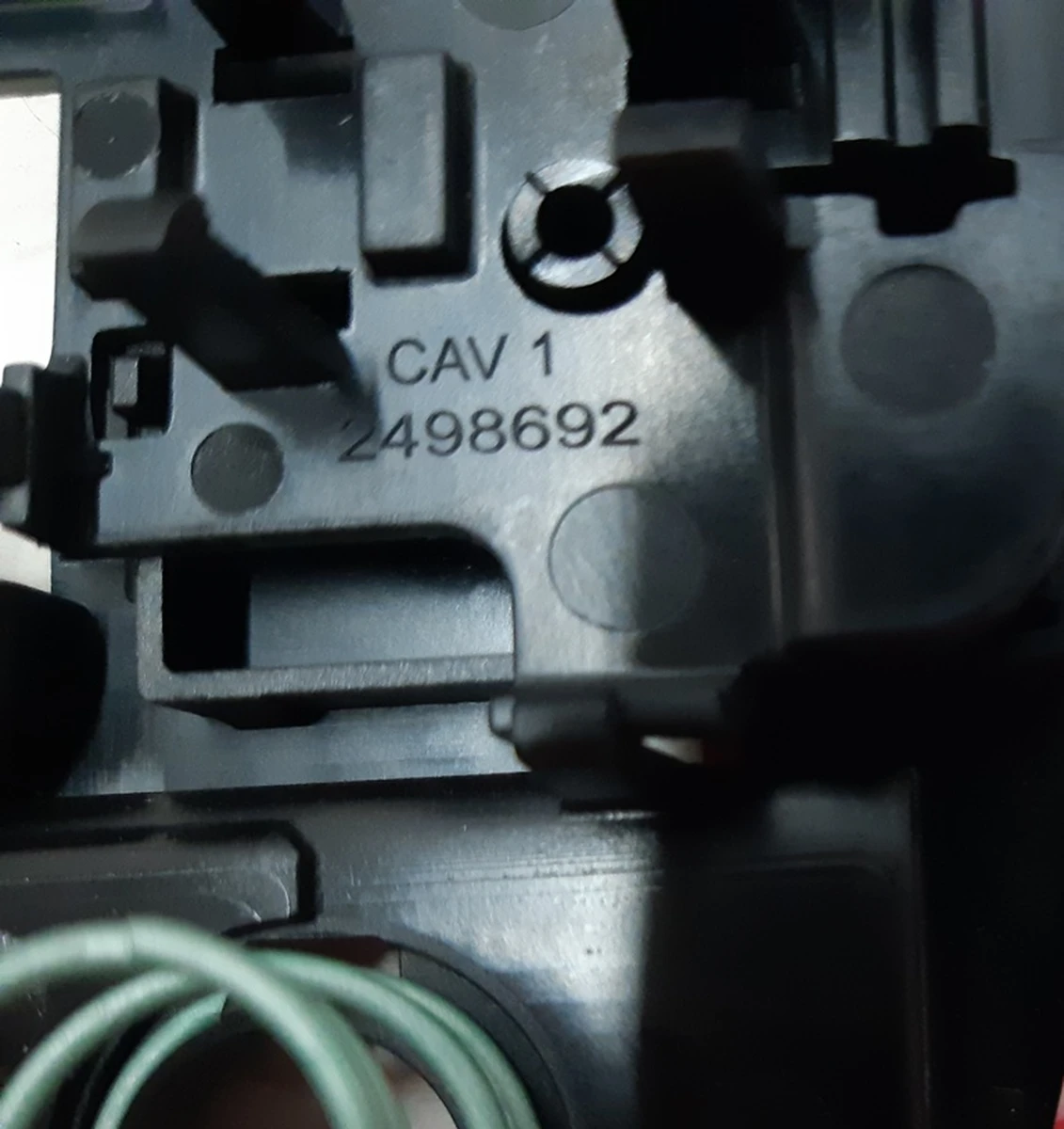 1 Tesla model X driver airbag control module bracket 2498692-CAV1