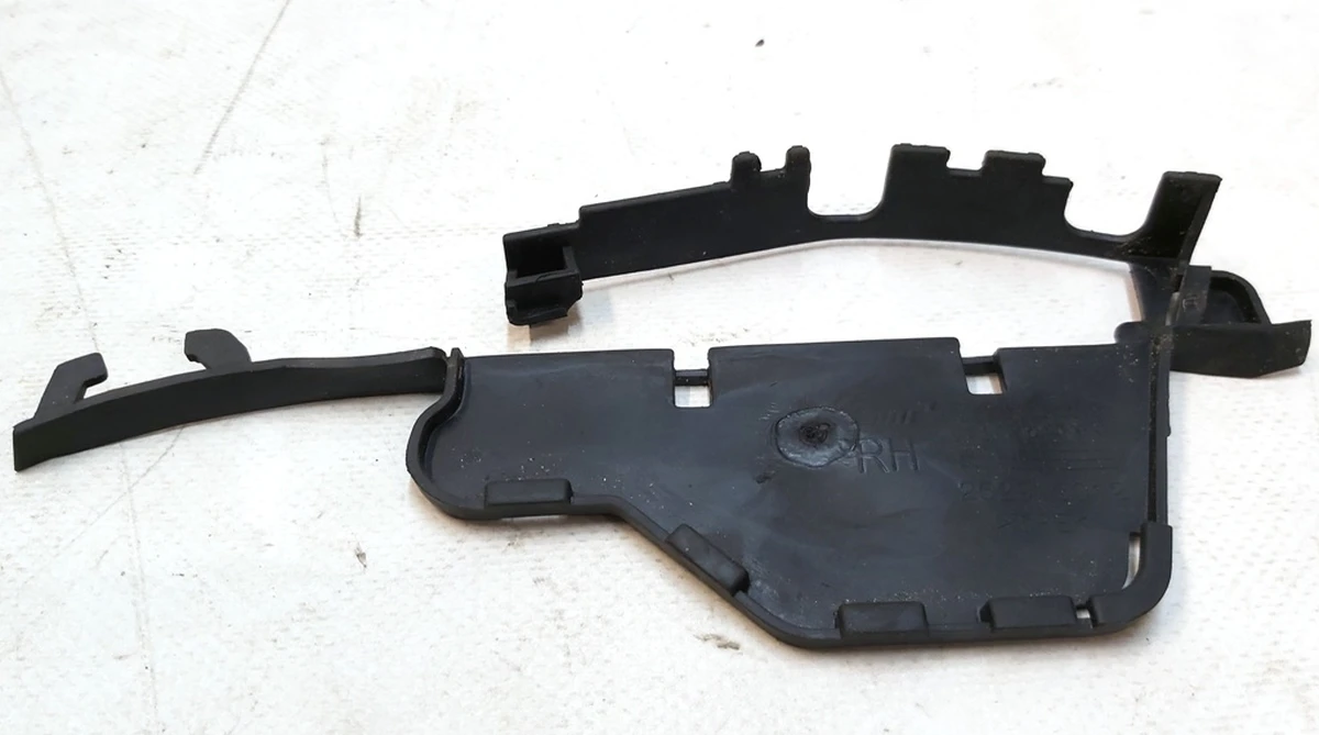 1 Уплотнитель зеркала наружного правого Tesla model Y 2529.3012