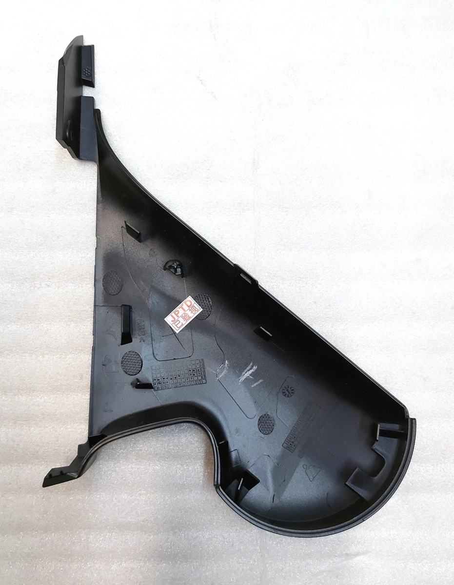 1 Накладка кронштейна дзеркала зовнішнього правого нижня Black Tesla model Y 2529.3024