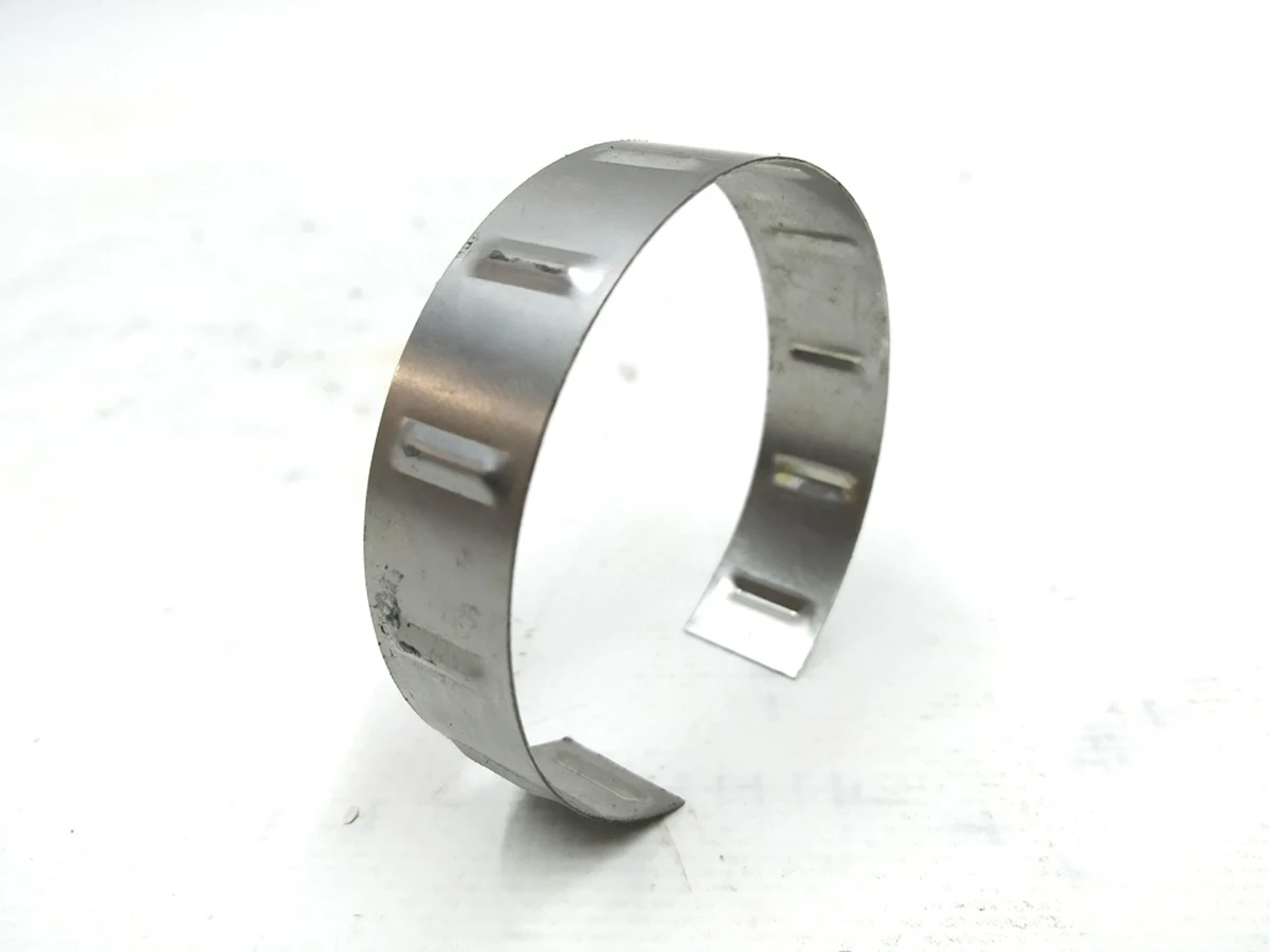 1 Пластина розпірки підшипника приводу електропідсилювача Tesla model S REST 1070801-00-E