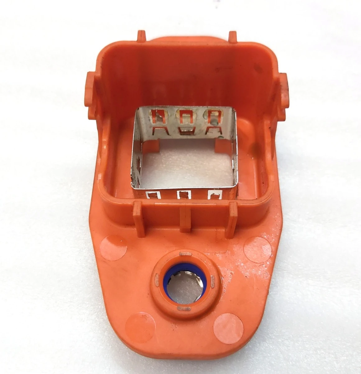 Кронштейн високовольтного роз'єму основної батареї HC-STAK 25 екранований з окисленням Tesla model 3, model Y 1109535-00-D