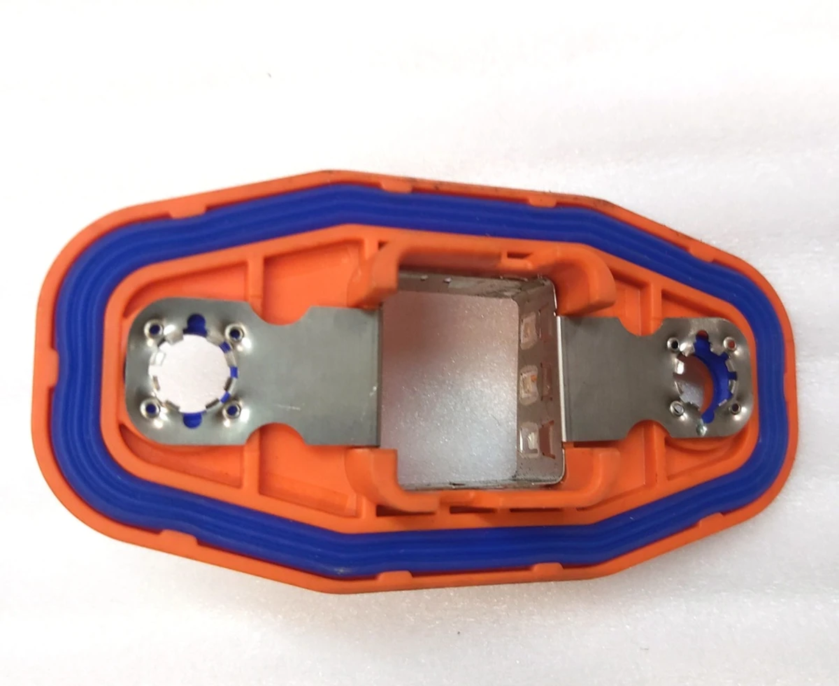 Кронштейн високовольтного роз'єму основної батареї HC-STAK 25 екранований з окисленням Tesla model 3, model Y 1109535-00-D