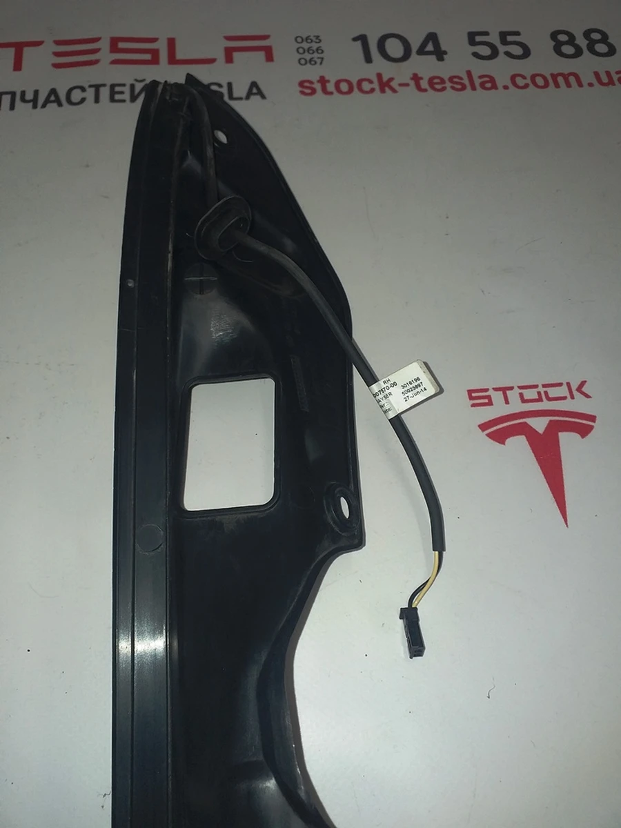 12 Датчик прижатия накладки двери крышки багажника левый Tesla model S, model S REST 6007576-00-B