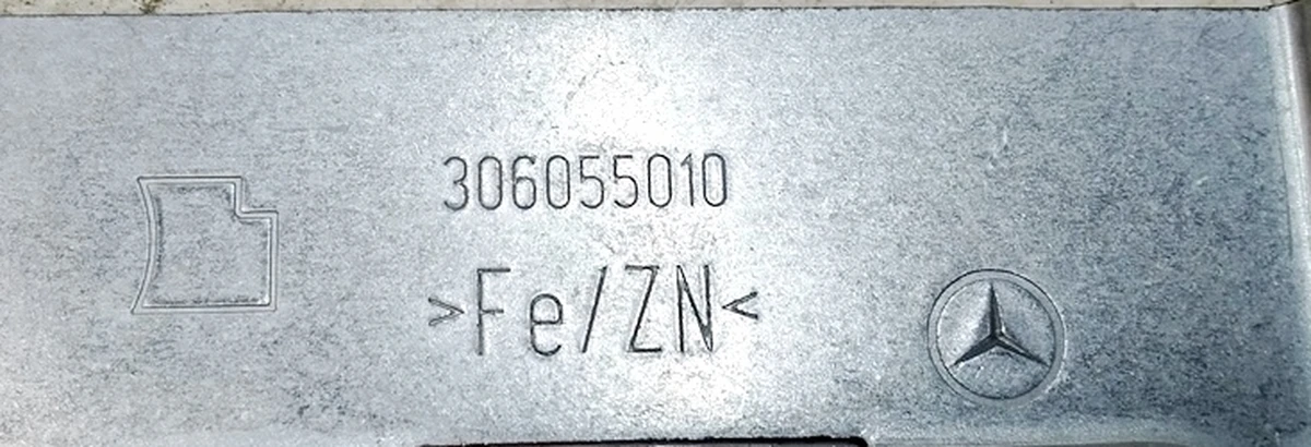 Кронштейн металевий подушки безпеки водія Tesla Model S, Model S REST, Model X 1456163, 1456211, 1474858