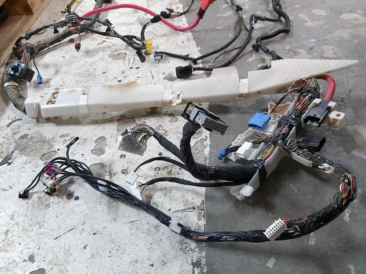 2 Електропроводка салону права Base Tesla model 3 3067955-01-C