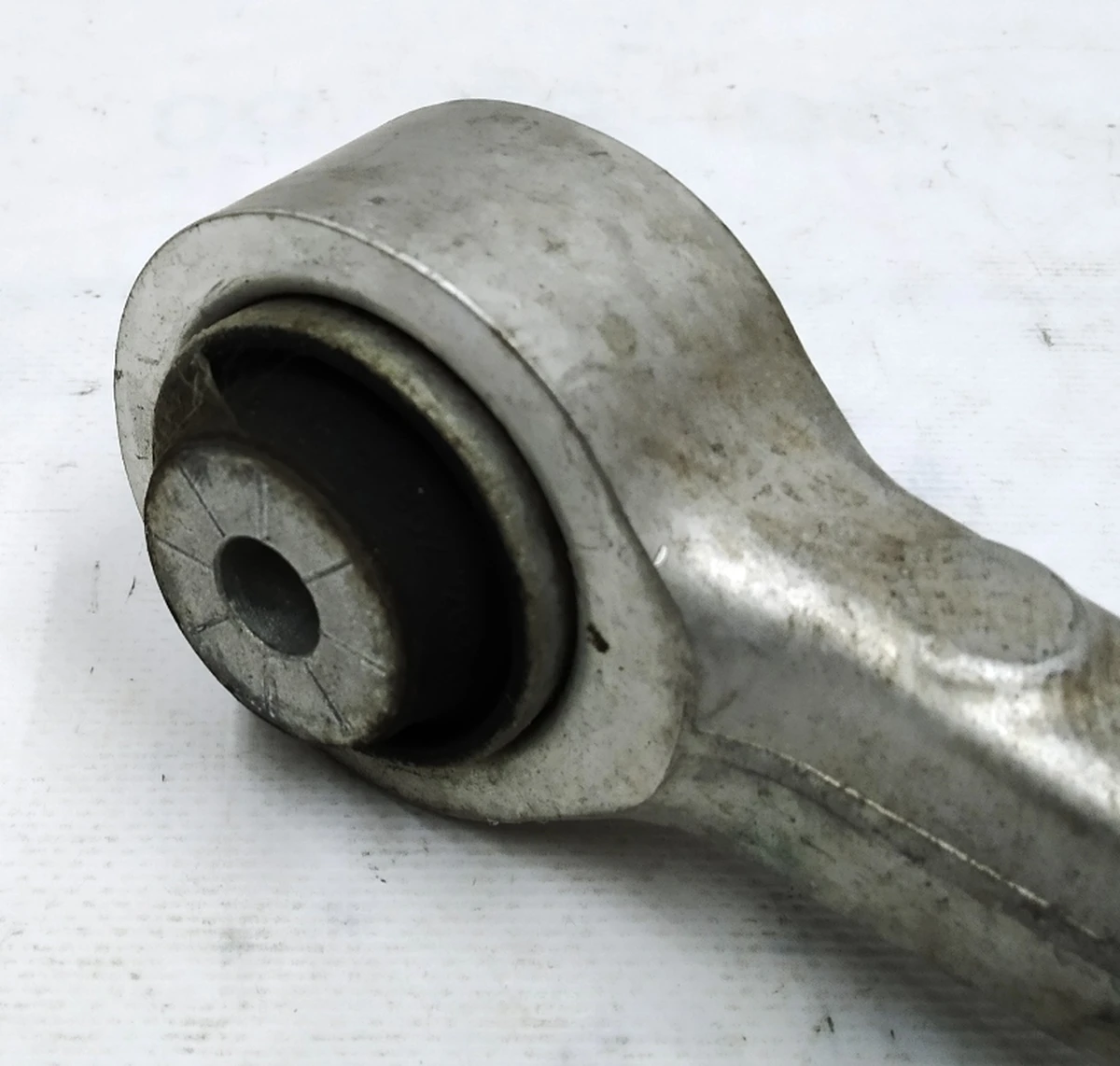 Lever front left transverse with rubber-metal hinge assembly with nut BMW i3 31106863739