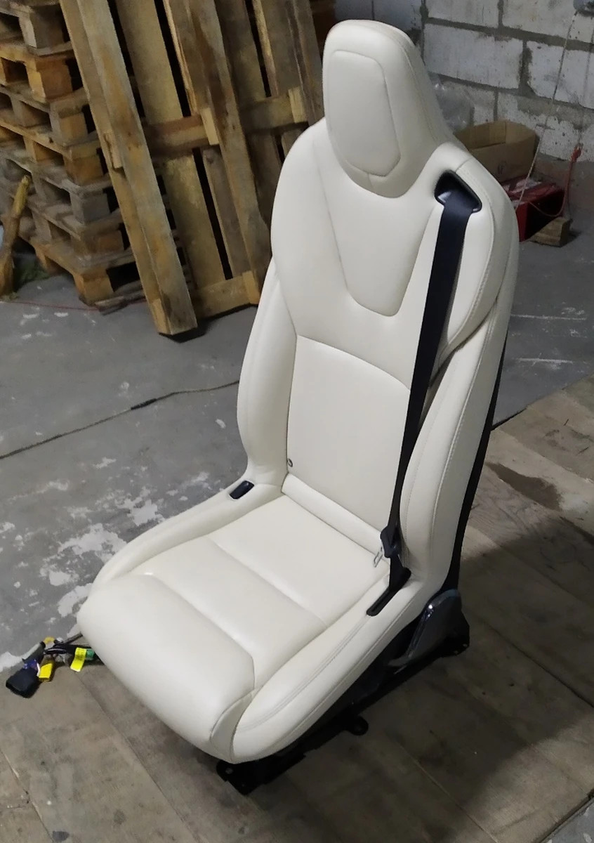 1 Seat of the 2nd row left PUR CRM with fur. per. (without control unit and airbag) (without power seat tilt) Tesla model X 3123509-03-A