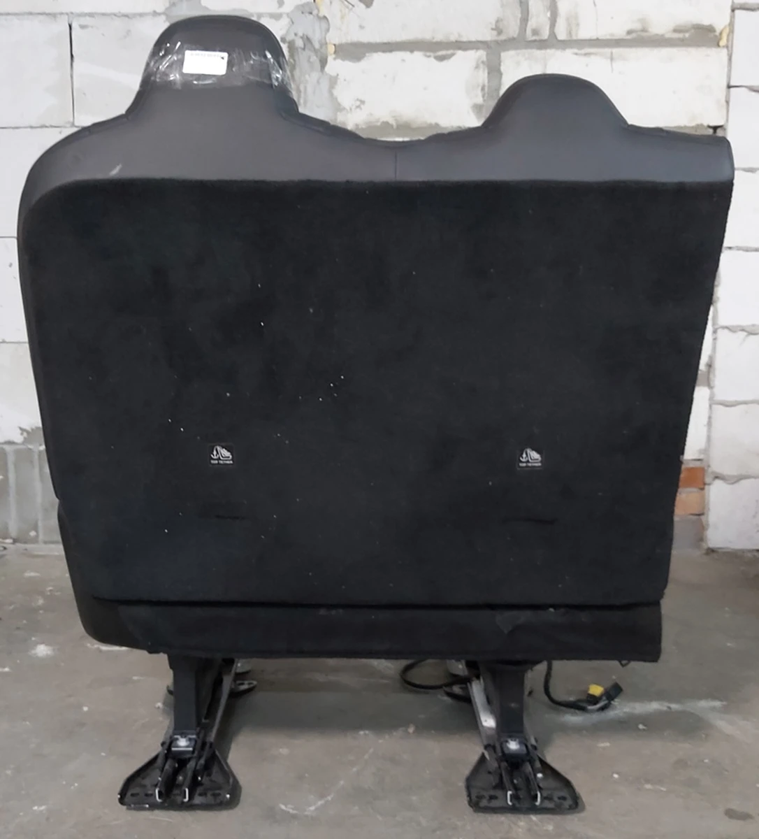 2 Сидіння 2-го ряду подвійне ліве PUR BLK у зборі Tesla model X 3123713-02-A