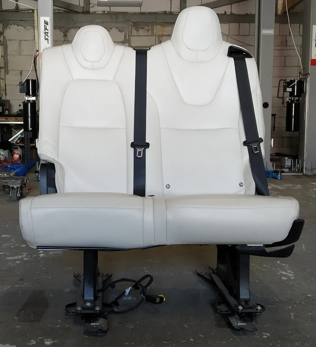 2 Seat 2nd row double left PUR CRM with movement mechanism without block and presence sensors Tesla model X 3123713-03-A