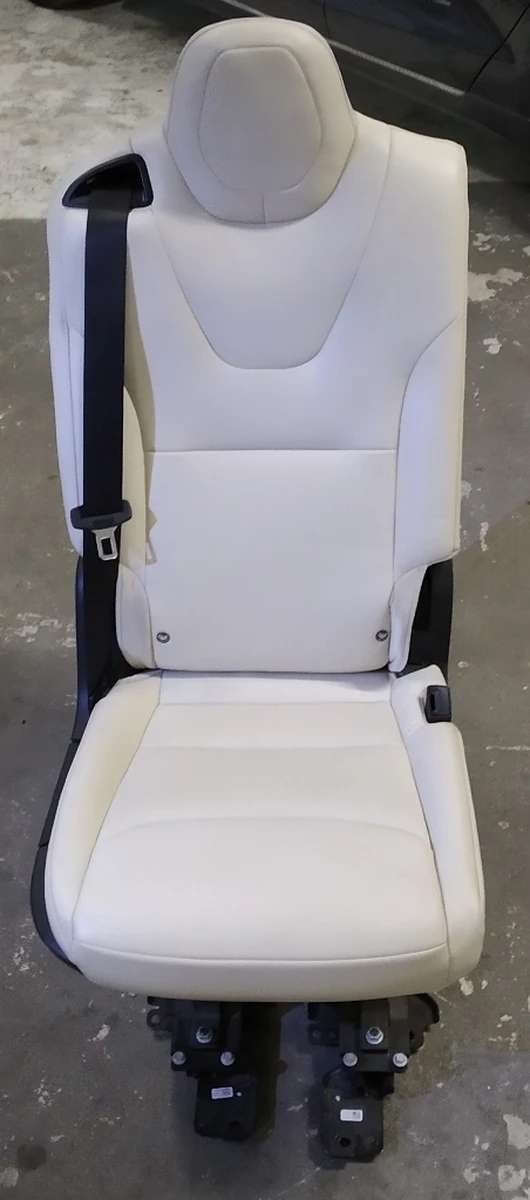 1 Сиденье 2-го ряда одинарное правое PUR CRM с механизмом передвижения в сборе Tesla model X 3123720-03-A