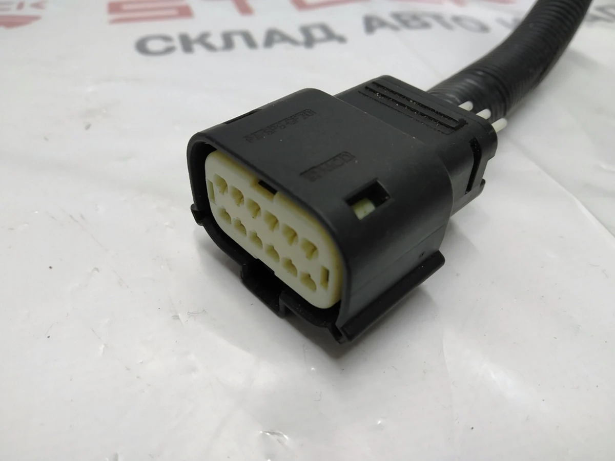 Connector (plug) for front bumper wiring (x000/12pin) for connecting to the main wiring Tesla model S REST 1004420-04