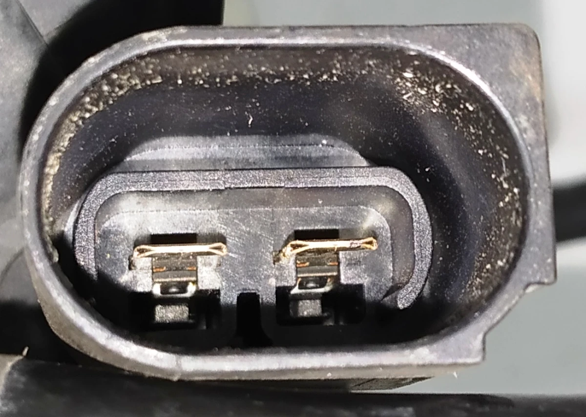 Супорт гальмівний задній лівий в зборі з направляючою колодками супортом стоянкового гальма BMW i3 34216860006