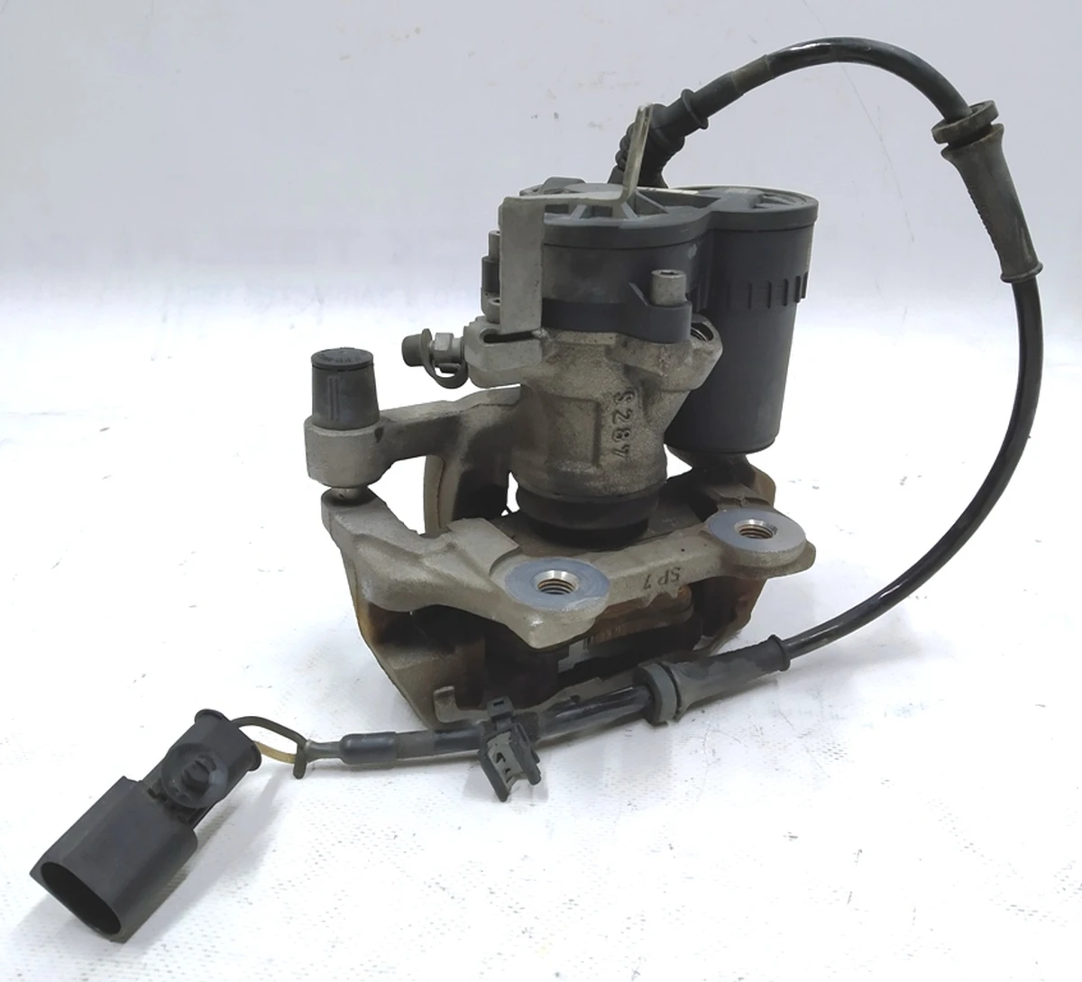 Супорт гальмівний задній лівий в зборі з направляючою колодками супортом стоянкового гальма BMW i3 34216860006