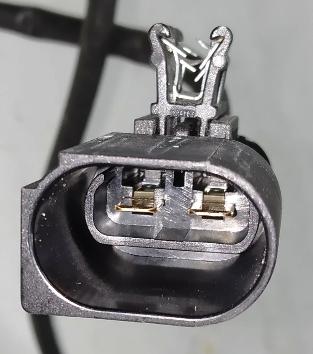 Насос тормозной системы в сборе с продувочным шлангом BMW i3 34336857405