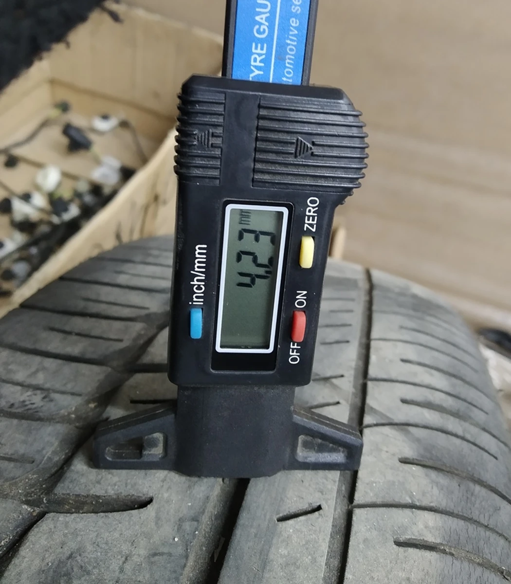 Колесо в сборе(диск,шина,датчик,колпачёк) с повреждением BMW I3 36116852055