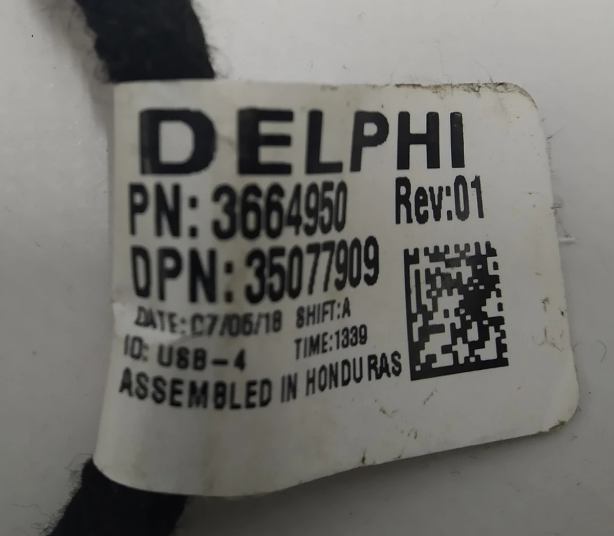 11 Damaged center console USB cable Tesla model 3 3664950