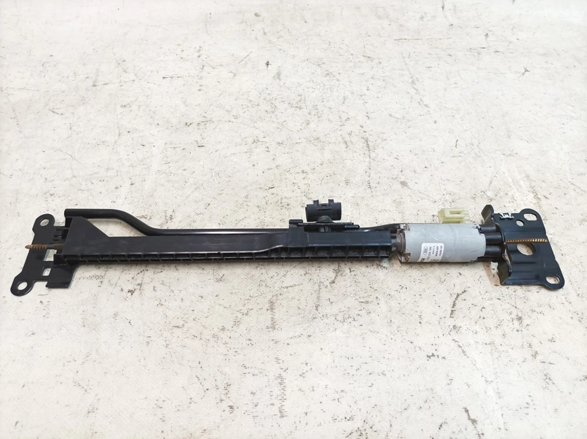 Механізм переміщення переднього лівого сидіння з мотором 0390204164 у зборі Audi E-tron 3Q0881183A Механізм переміщення переднього лівого сидіння з мотором 0390204164 у зборі Audi E-tron 3Q0881183A