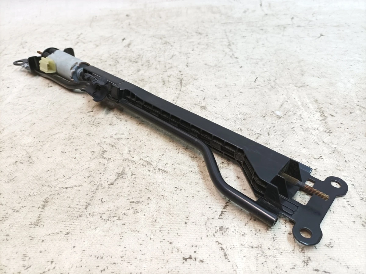 Механізм переміщення переднього лівого сидіння з мотором 0390204164 у зборі Audi E-tron 3Q0881183A