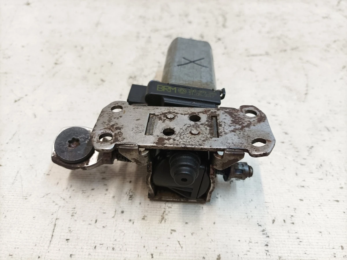 Электродвигатель регулировки наклона сиденья с повреждением Audi Q7 3Q0959248