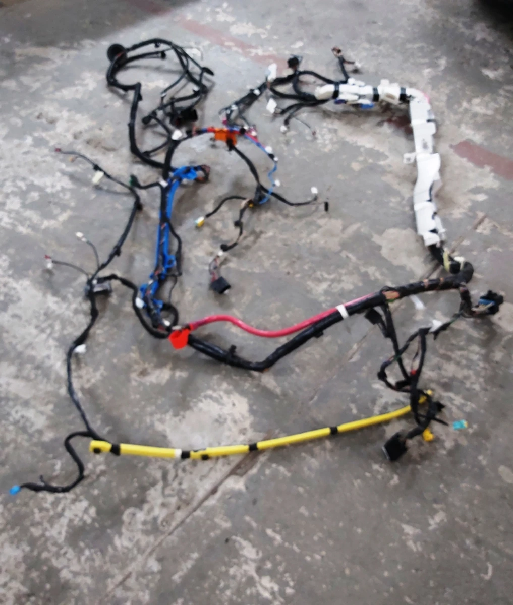 2 Електропроводка салону права Base Tesla Model 3 4067955-01-C