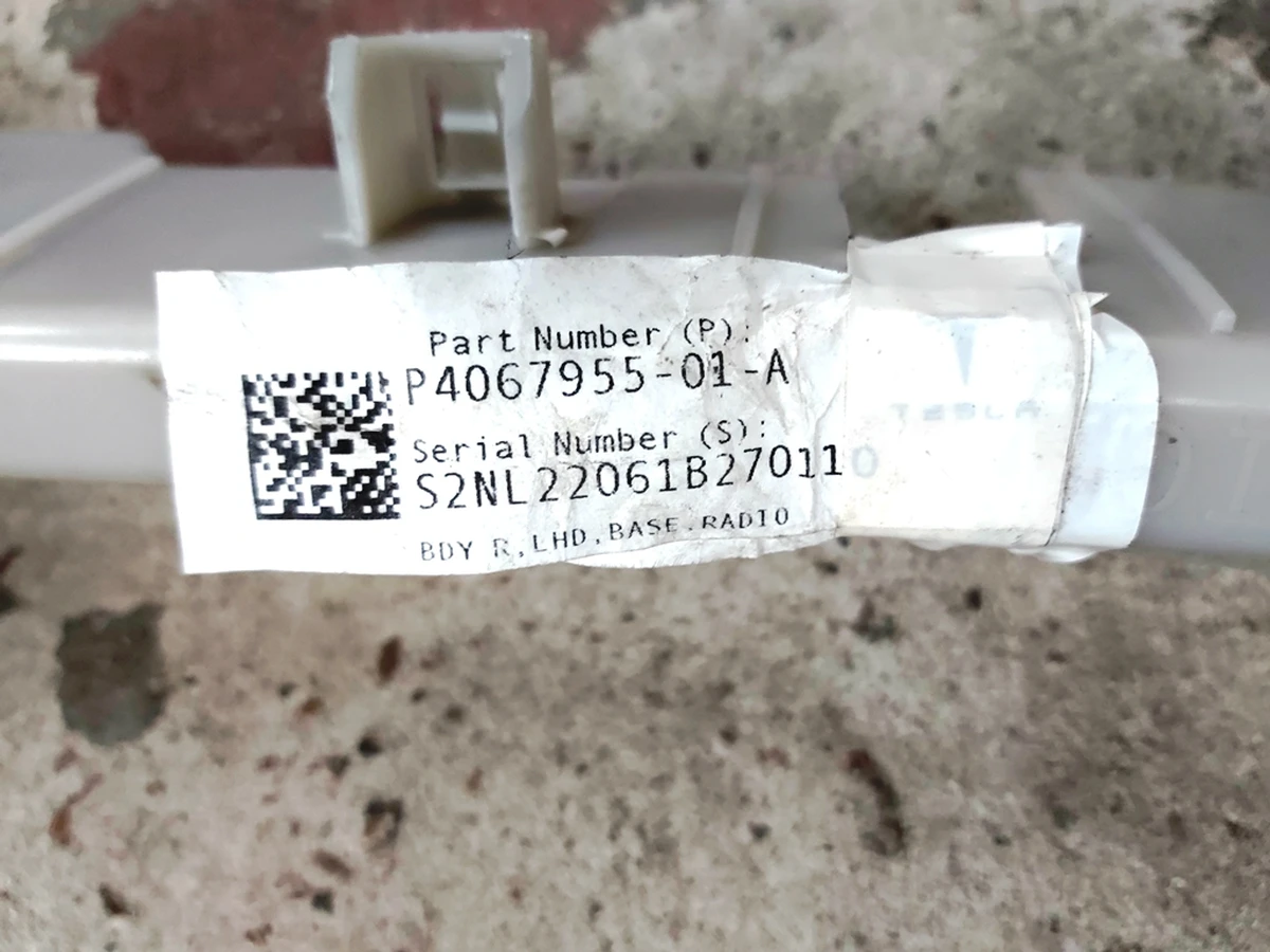 2 Електропроводка салону права Base Tesla Model 3 4067955-01-C