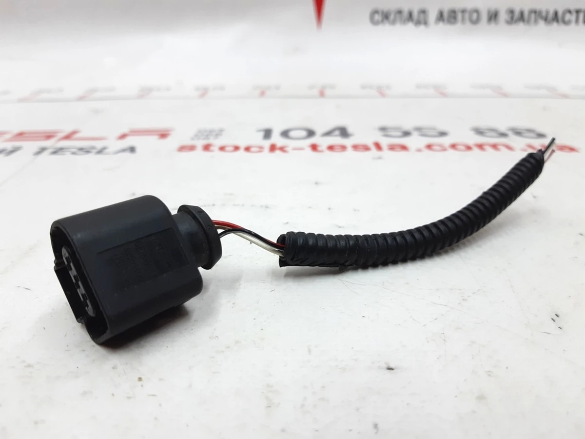 1 Main front wiring connector FEP 42511400 (3-Way F 1.5 MCP) Tesla model X 2072447-00-A