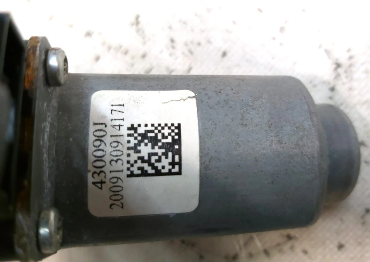 2 Front right window elevator motor, substandard Tesla model 3 1096621-20-J