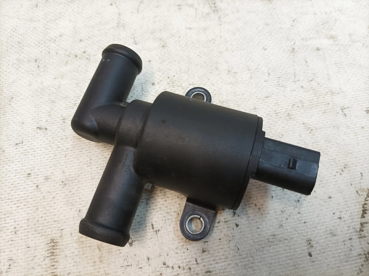 Solenoid valve for cooling system Audi Q7 4H0121670A