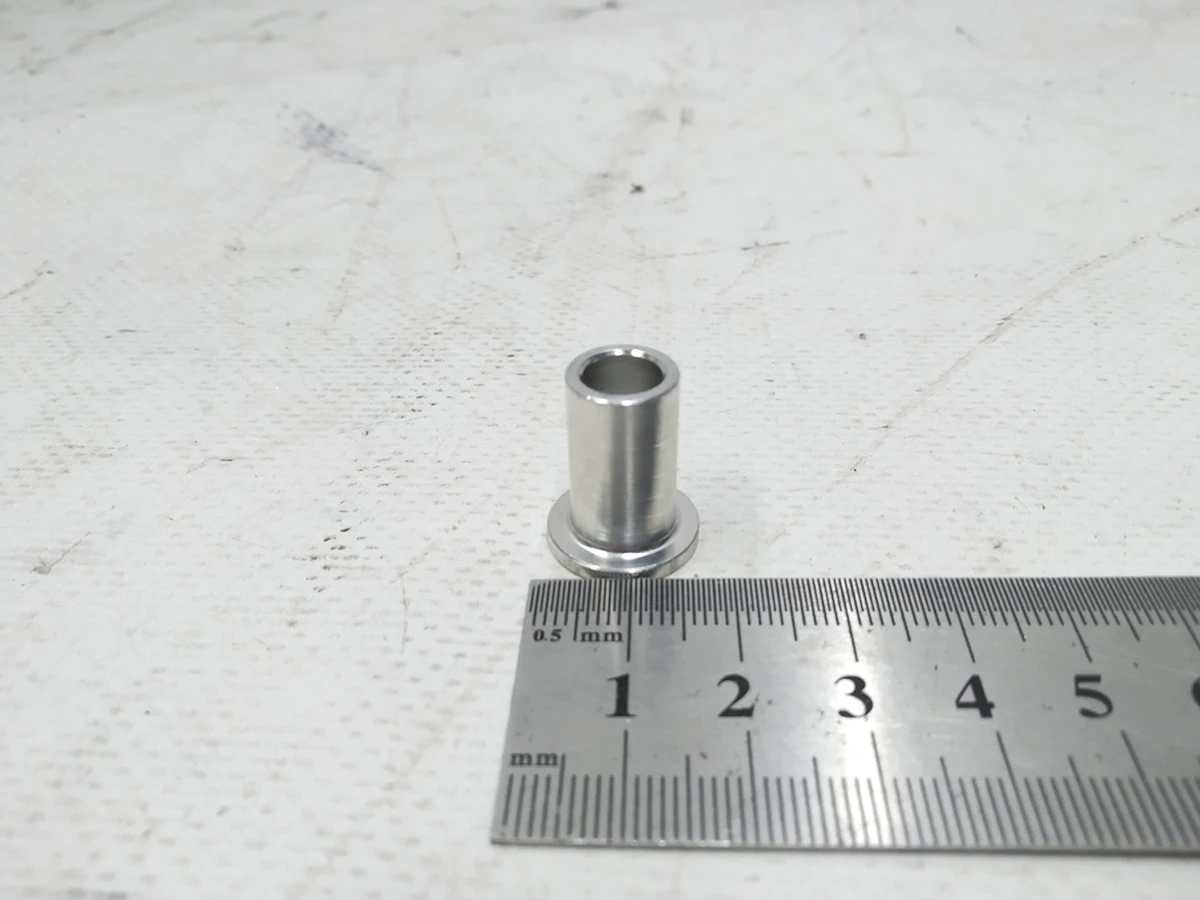 Втулка сільфона кронштейна насоса системи охолодження Audi E-tron 4H0129381