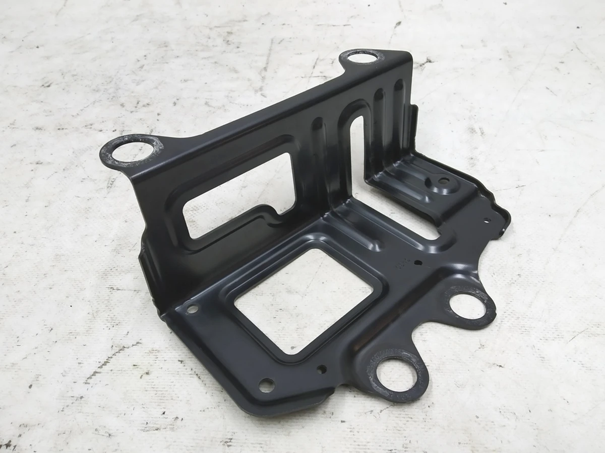 Кронштейн воздушного компрессора малый Audi E-tron 4K0698999C