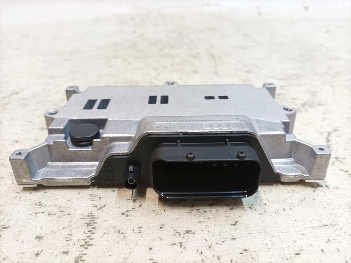 Блок керування допоміжних систем Porsche Taycan 4K4907107B