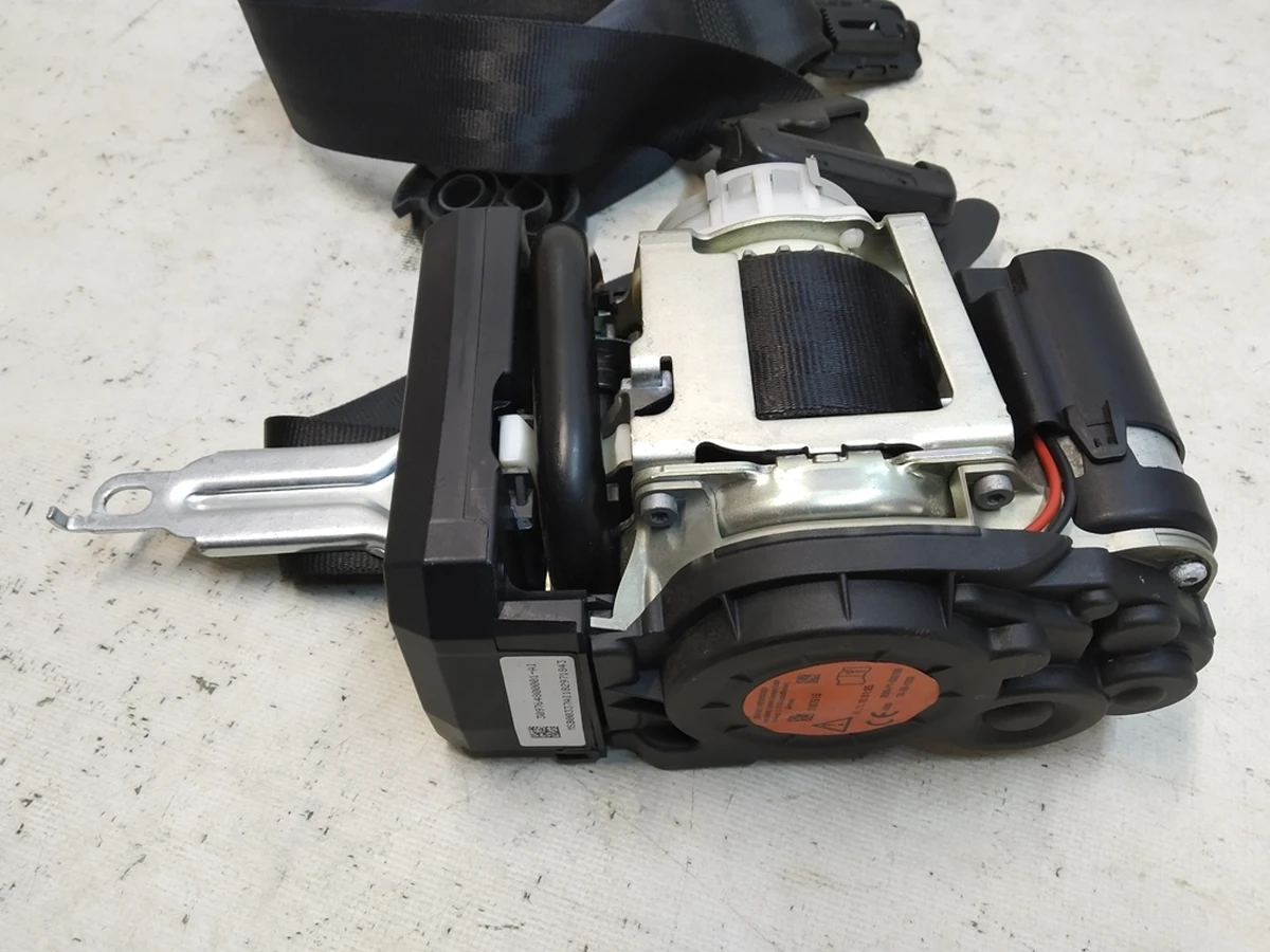 Seat belt front left damaged Audi A7 4K8857705B