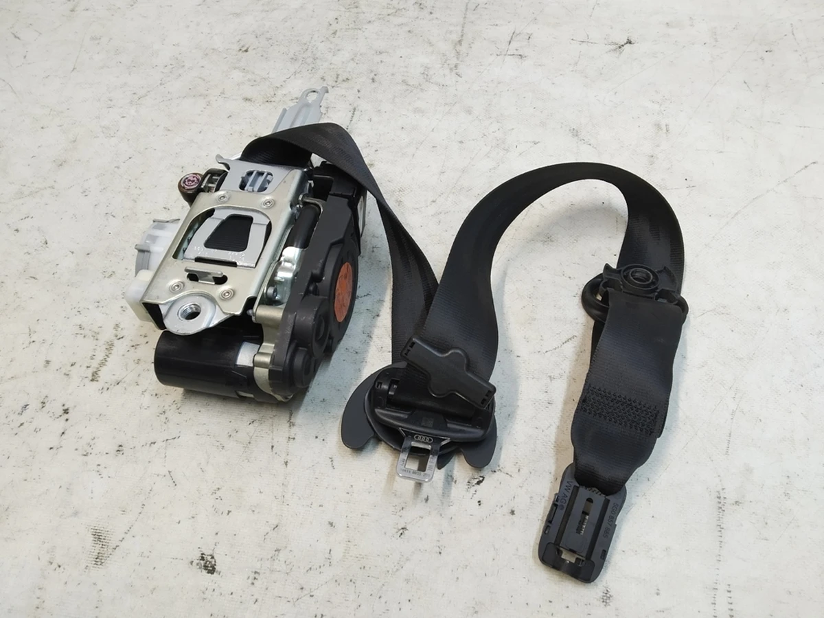 Seat belt front left damaged Audi A7 4K8857705B