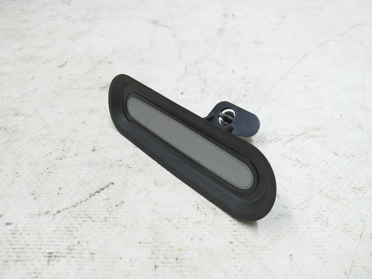 Табличка з VIN Audi E-tron 4KE000302