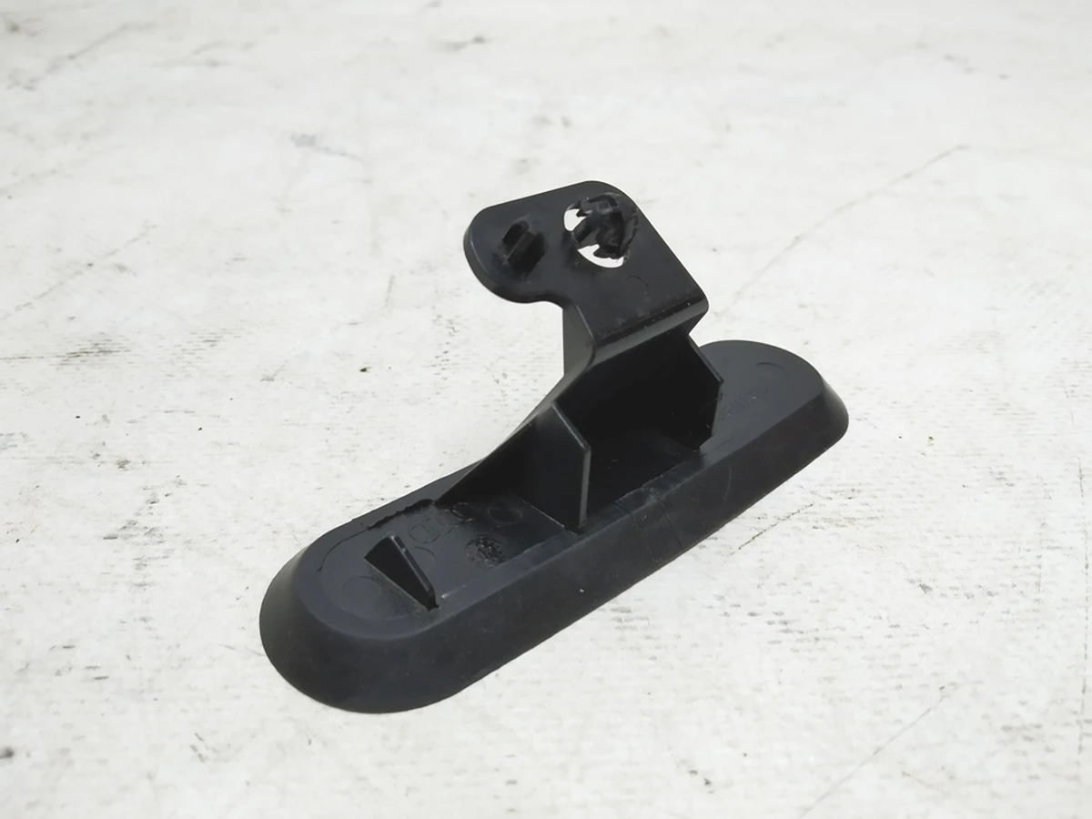 Табличка з VIN Audi E-tron 4KE000302