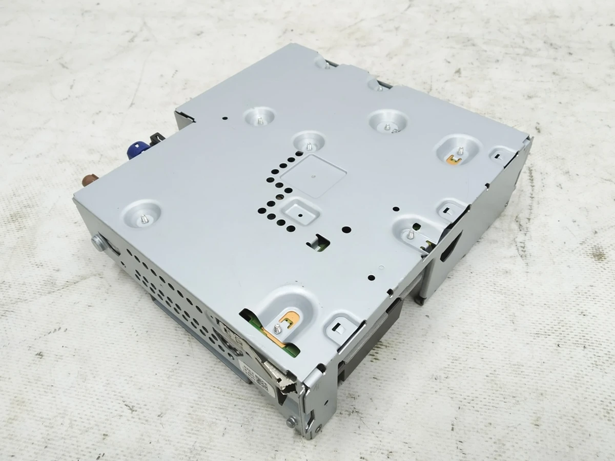 Центральний блок керування інформаційною системою Audi E-tron 4KE035084