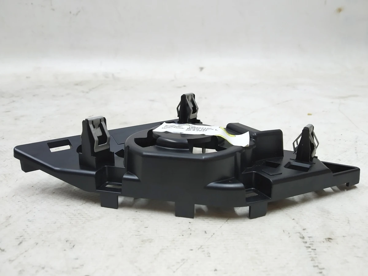 Крепёжная рамка высокочастотного динамика левая Audi E-tron 4KE035427