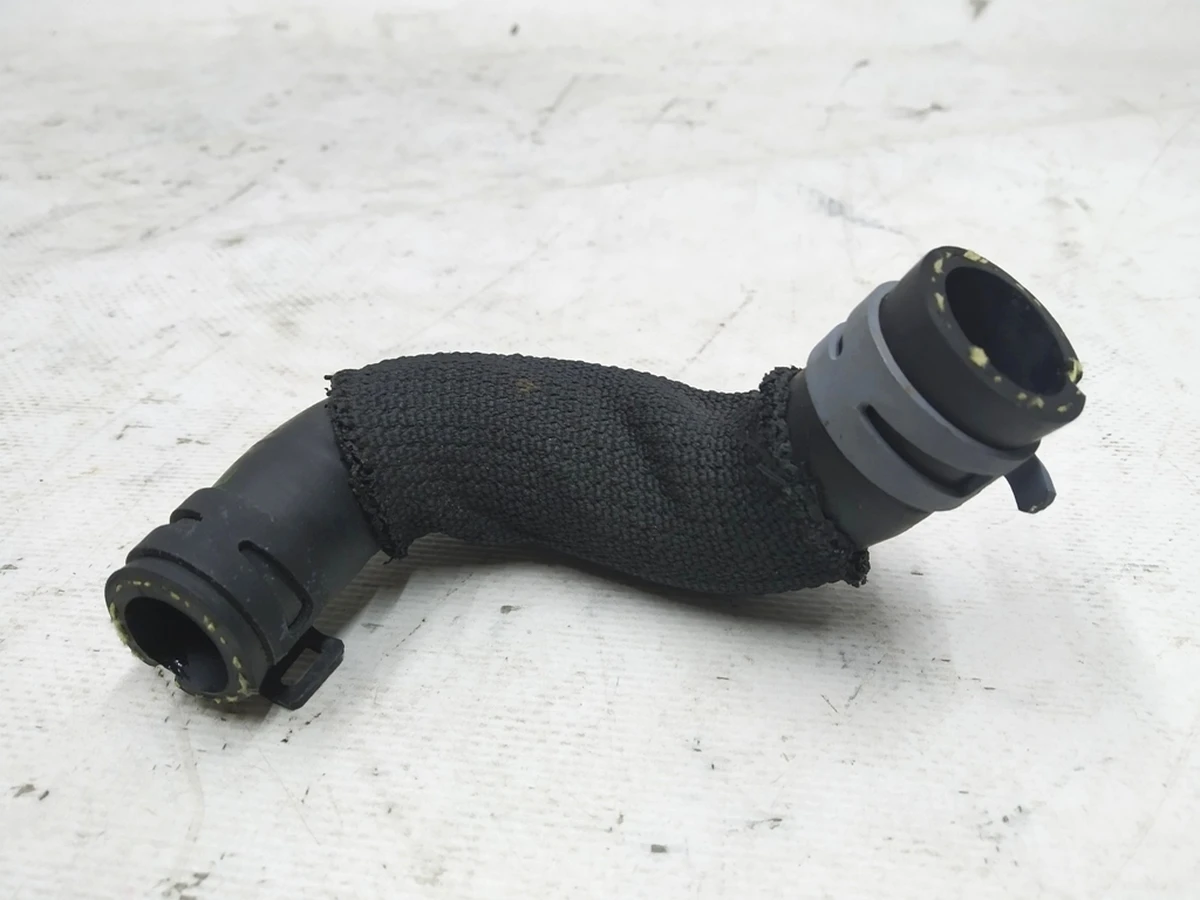 Шланг системы охлаждения Audi E-tron 4KE121051Q