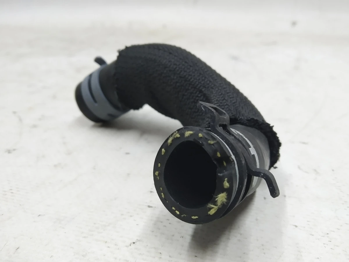 Шланг системы охлаждения Audi E-tron 4KE121051Q