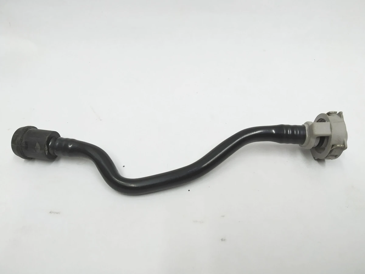 Трубка системи охолодження Audi E-tron 4KE121081H