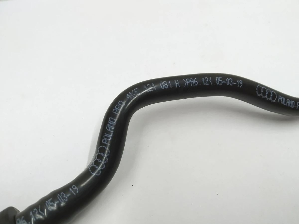 Трубка системи охолодження Audi E-tron 4KE121081H