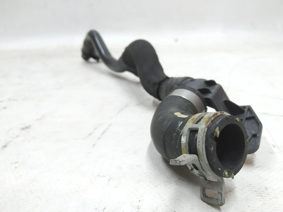 Трубка охолоджуючої рідини із шлангом Audi E-tron 4KE145910D