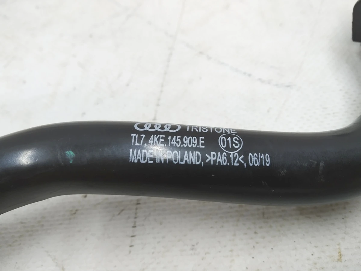 Трубка охолоджуючої рідини із шлангом Audi E-tron 4KE145910D